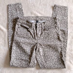NWOT GAP Leopard Print Skinny Jeans Size 2 / 26